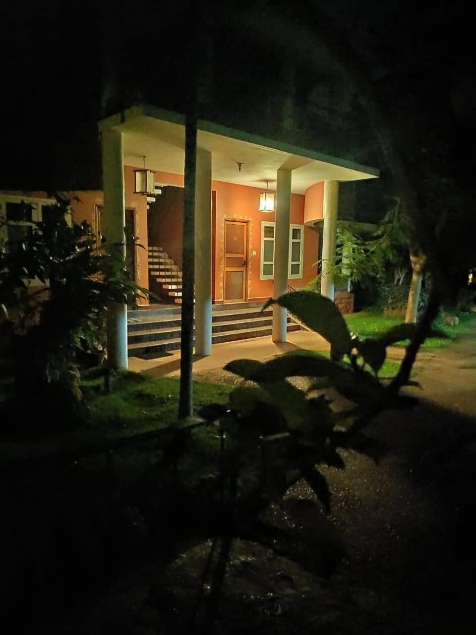 Inn Pondiville Forest Retreat Puducherry Zewnętrze zdjęcie